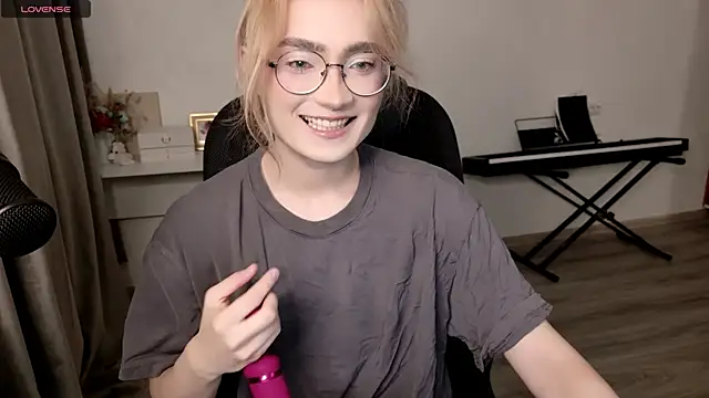 CuteYukiKun online show from July 6, 12:56 pm
