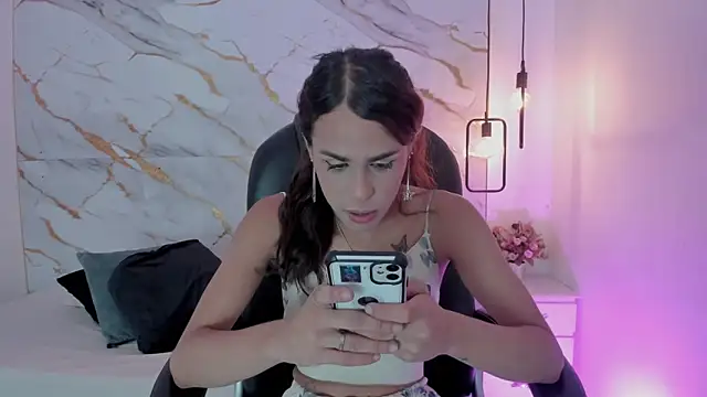 pretty ariiel online show from February 12, 6:19 am