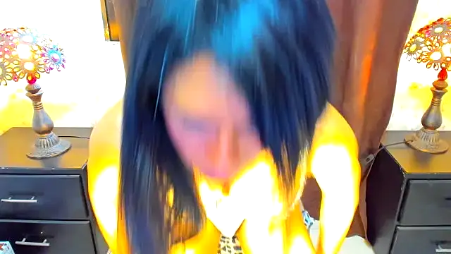 jewellzafiro online show from March 13, 9:23 pm