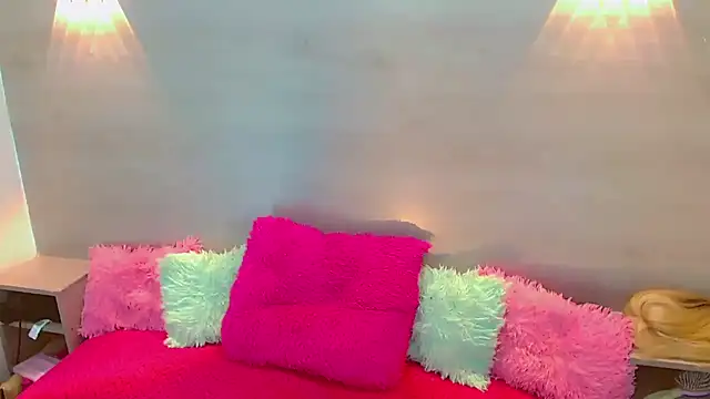 Snapshot of Daniela_Pink_ chatting on March 20, 9:35 pm Daniela Pink online show from March 20, 9:35 pm