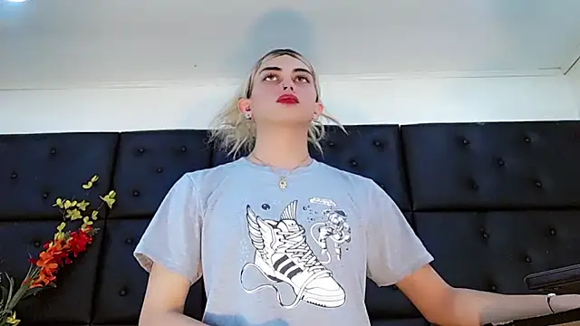 Daniela Pink  online show from March 7, 8:15 pm