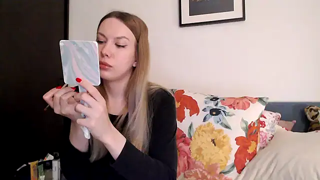 Scarlettford online show from December 4, 6:34 pm