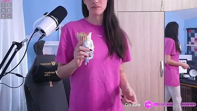 Snapshot of MemiKouki chatting on January 1, 7:10 pm MemiKouki online show from January 1, 7:10 pm