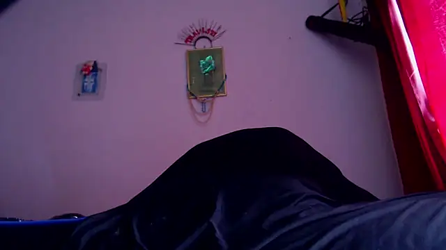 Zafiro subversiva online show from April 8, 2:40 pm