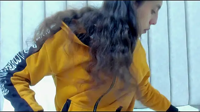 FreyaMoller online show from December 22, 2:00 pm