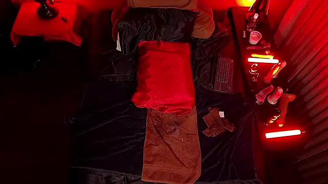 JenniferCD online show from November 16, 7:24 pm