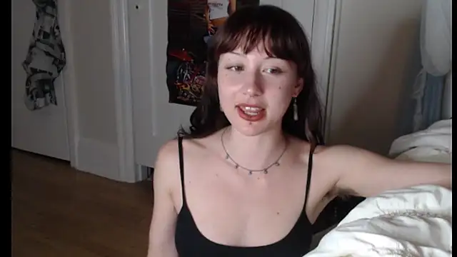 Snapshot of fern4ever chatting on March 7, 5:13 am fern4ever online show from March 7, 5:13 am