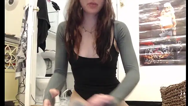 Snapshot of fern4ever chatting on March 8, 11:28 pm fern4ever online show from March 8, 11:28 pm