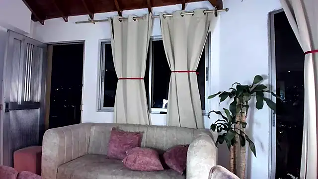 IsaFontanna online show from March 19, 1:43 am