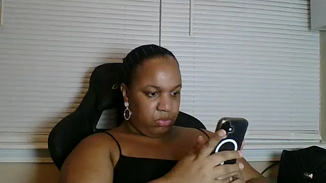 Badgirlbrittt online show from September 24, 11:55 pm