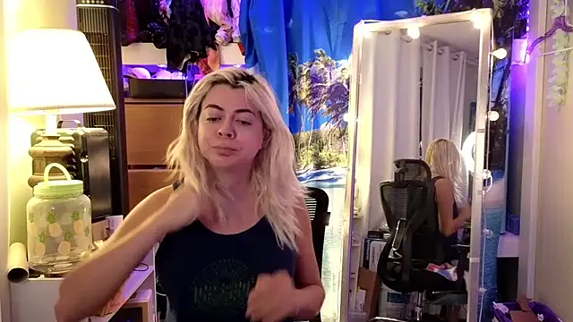 cunty tranny lydia online show from October 1, 4:46 am