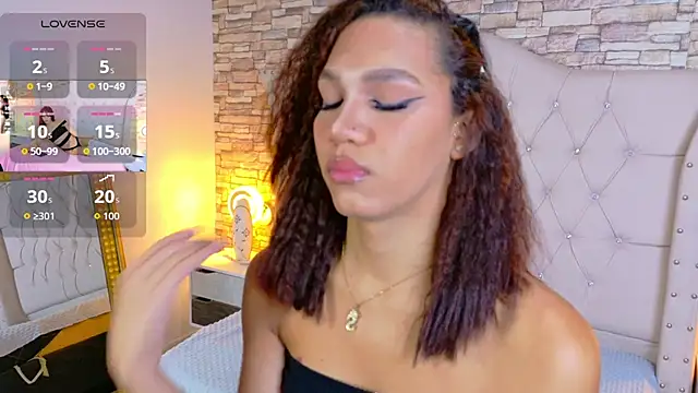 Sara-Smith- online show from April 28, 12:10 pm