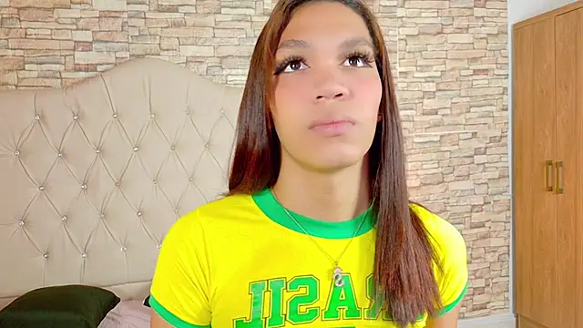 Sara-Smith- online show from July 22, 11:14 am