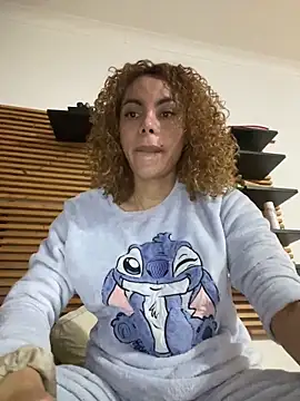 THEQUEENISBACK online show from March 1, 8:36 pm