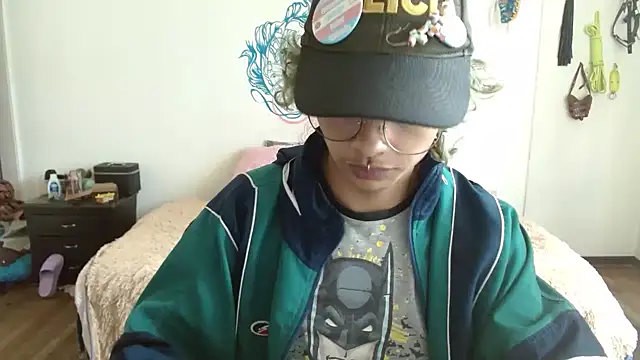 Snapshot of fenixmfx19 chatting on February 24, 7:08 pm fenixmfx19 online show from February 24, 7:08 pm