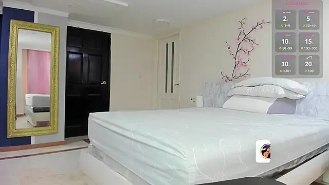 charolbruce 1 online show from October 29, 12:25 pm