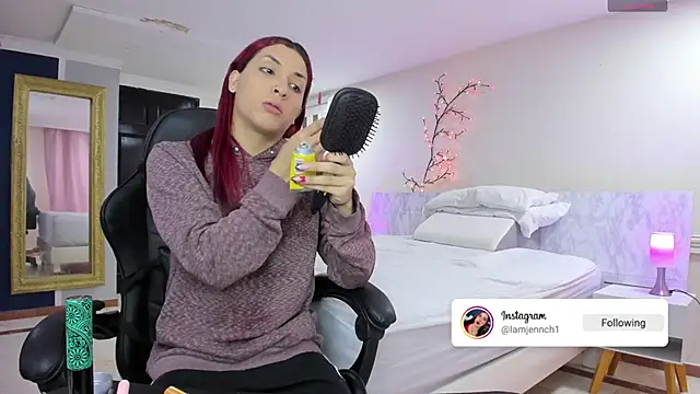 charolbruce 1 online show from February 28, 12:01 pm