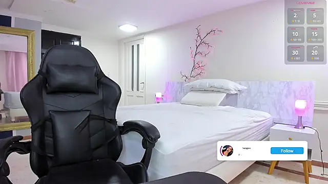 charolbruce 1 online show from March 9, 11:58 am