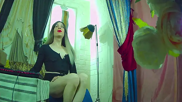 Mary Loon online show from February 26, 9:31 pm