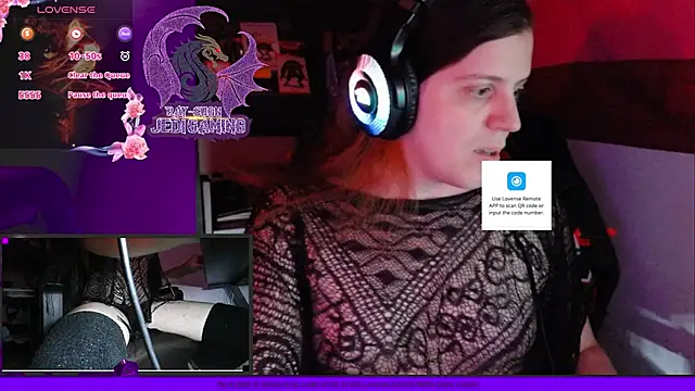 Snapshot of Rae-Suon chatting on December 20, 5:04 am Rae-Suon online show from December 20, 5:04 am