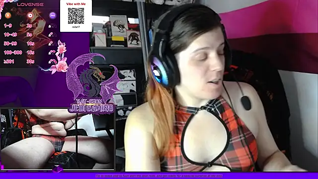 Snapshot of Rae-Suon chatting on January 7, 8:53 pm Rae-Suon online show from January 7, 8:53 pm