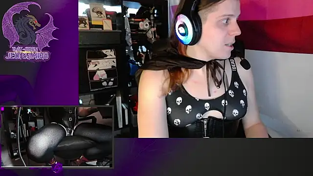 Snapshot of Rae-Suon chatting on January 24, 6:56 pm Rae-Suon online show from January 24, 6:56 pm