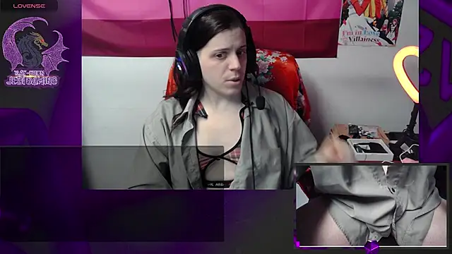 Snapshot of Rae-Suon chatting on March 7, 8:25 pm Rae-Suon online show from March 7, 8:25 pm