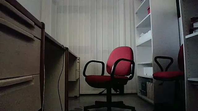 Snapshot of Kalia_Cross chatting on March 5, 5:23 pm Kalia Cross online show from March 5, 5:23 pm