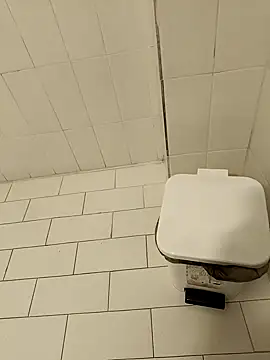 Snapshot of Kalia_Cross chatting on September 22, 8:08 am Kalia Cross online show from September 22, 8:08 am