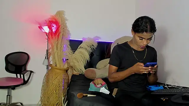 Snapshot of alejandrasxx chatting on January 18, 7:42 pm alejandrasxx online show from January 18, 7:42 pm