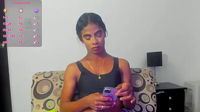 Snapshot of alejandrasxx chatting on February 5, 7:31 pm alejandrasxx online show from February 5, 7:31 pm