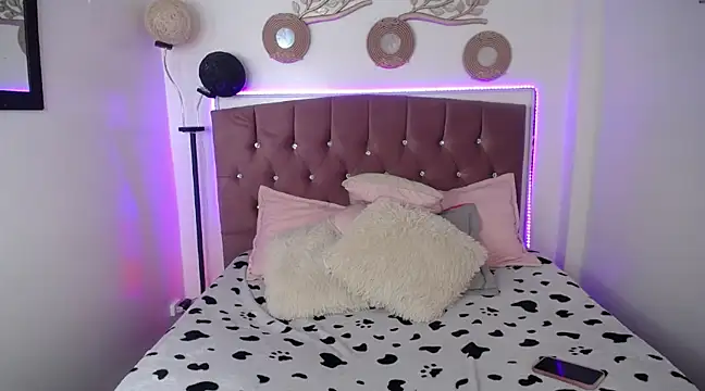 MIA YOURHOTTIE online show from February 28, 3:26 am