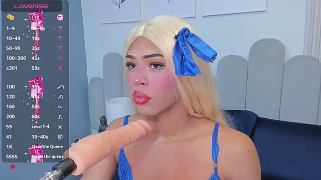 Lanna queenss online show from February 5, 6:15 pm