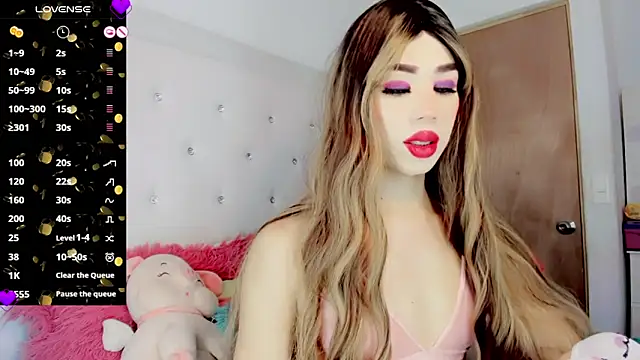 Snapshot of New_Doll chatting on March 7, 7:55 am New Doll online show from March 7, 7:55 am
