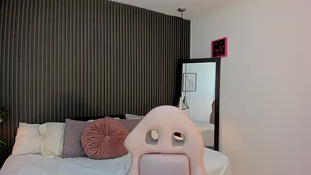 sammybrunette1 online show from March 16, 5:44 am