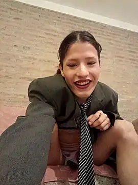 LaCristinatrans online show from May 18, 11:32 pm