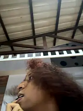 Snapshot of zahrivk1 chatting on October 18, 12:47 am zahrivk1 online show from October 18, 12:47 am