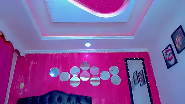 TiffanyMackensyy online show from December 22, 9:30 pm