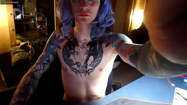 Julia dolls online show from March 25, 6:45 pm