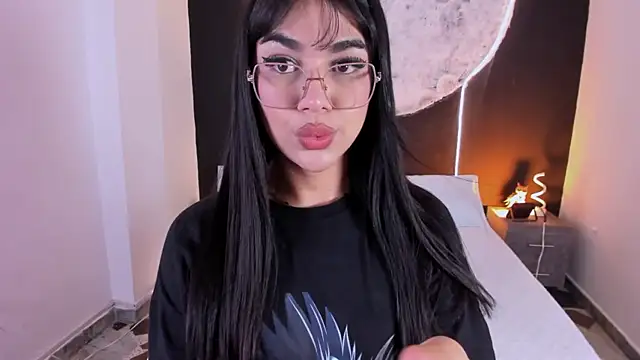 RoseCassie online show from December 5, 2:34 pm