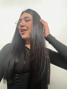 RoseCassie online show from July 1, 1:11 pm