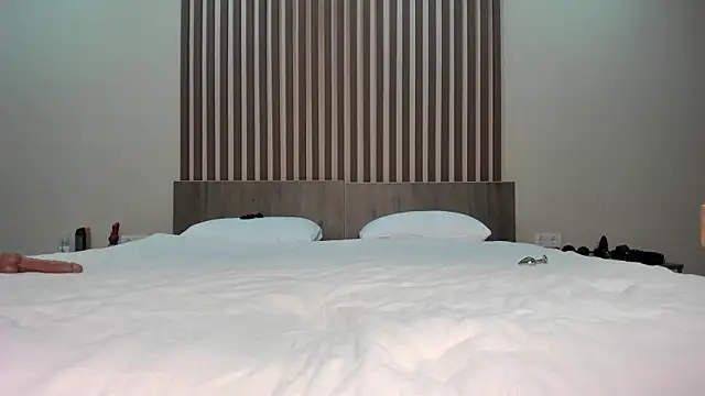 blaire  18 online show from April 4, 1:03 am