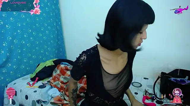 boysLittle online show from November 14, 5:04 am