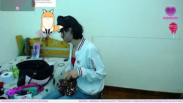 boysLittle online show from November 15, 6:33 am