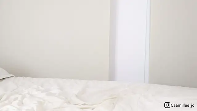 caamillee  online show from December 2, 4:15 am