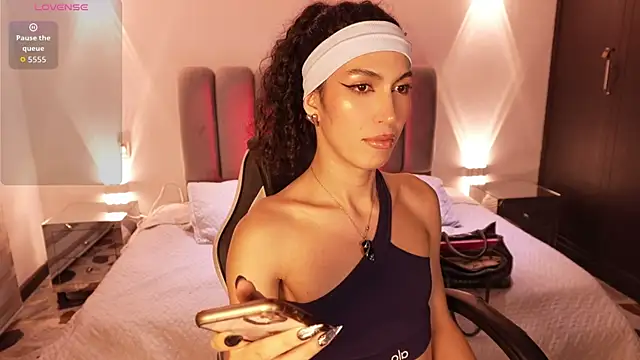 allicemackenzie online show from January 19, 7:39 am