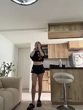 candycami19 online show from April 9, 8:15 pm