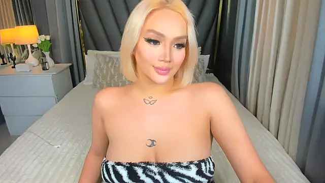 KylieSonique online show from November 23, 5:20 am