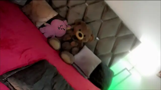 yaneycam online show from March 29, 1:11 pm