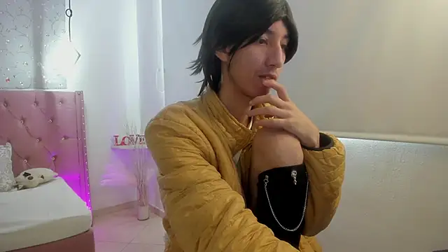 loverisu-coral online show from March 2, 9:00 pm